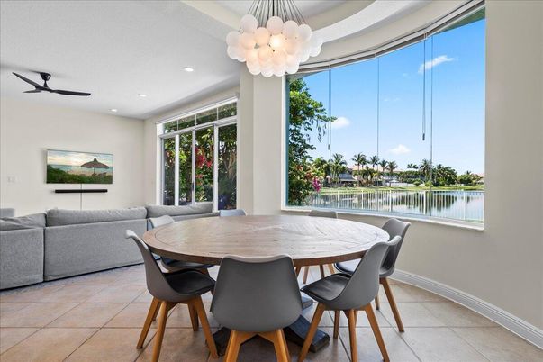 Dining room, Interior, Pendant Lights, Recessed Lighting, Water