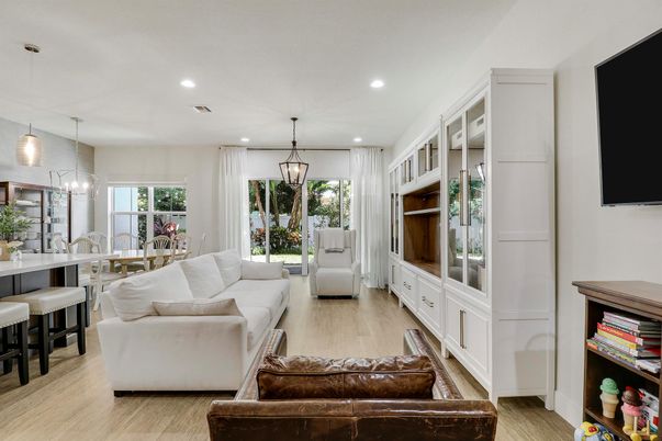 Dining room, Interior, Living room, Pendant Lights, Recessed Lighting, Wood Texture Flooring