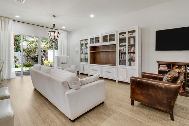 Interior, Living room, Pendant Lights, Recessed Lighting, Wood Texture Flooring