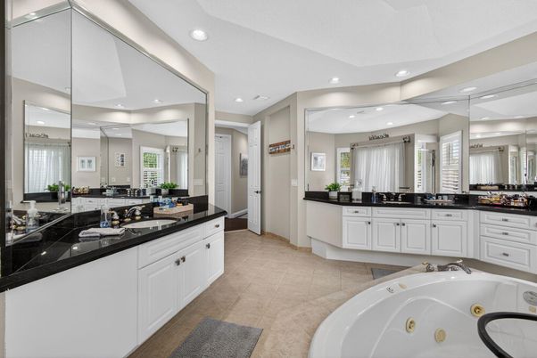 Bathroom, Dual Sink Vanities, Interior, Recessed Lighting