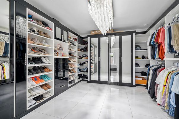 Chandelier, Interior, Walk-in Closets