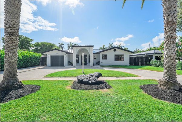 Backyard, Detached Garage, Exterior