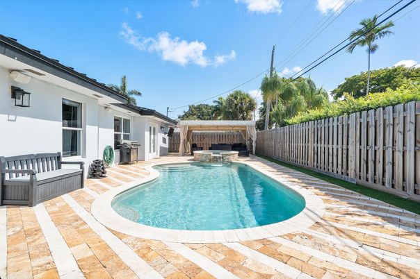 Exterior, Pool