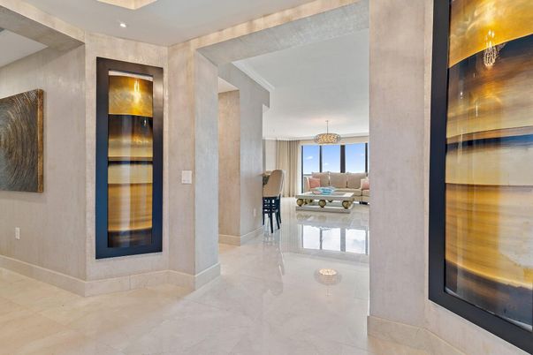 Chandelier, Elevator, Interior, Recessed Lighting