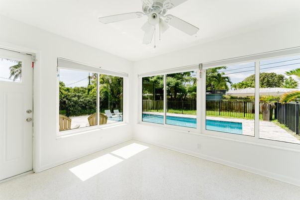 Empty room, Interior, Sun Room