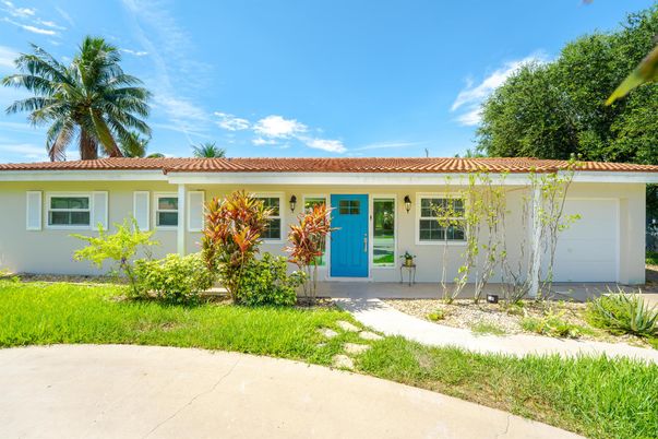 Attached, Exterior, Facade, Spanish Mediterranean