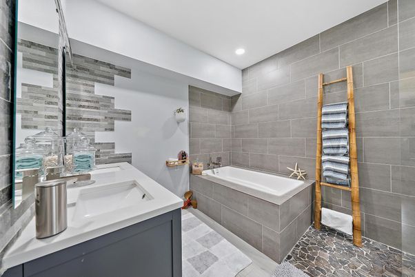 Bathroom, Interior, Recessed Lighting