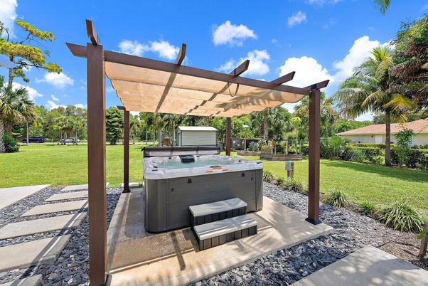 Backyard, Exterior, Hot Tub