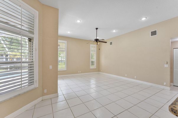 Empty room, Interior, Recessed Lighting