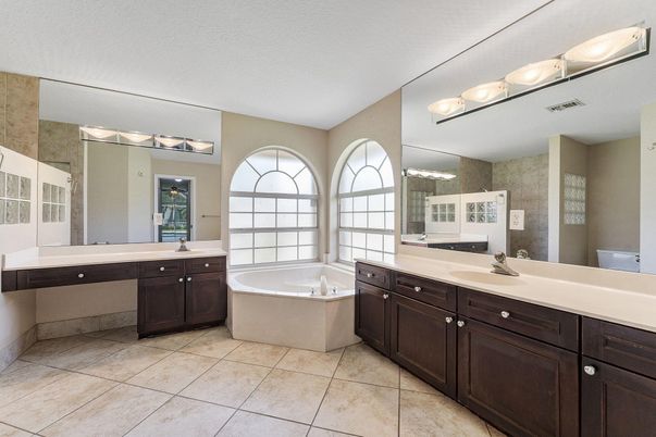 Bathroom, Dual Sink Vanities, Interior