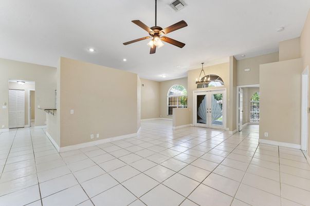 Empty room, Interior, Recessed Lighting