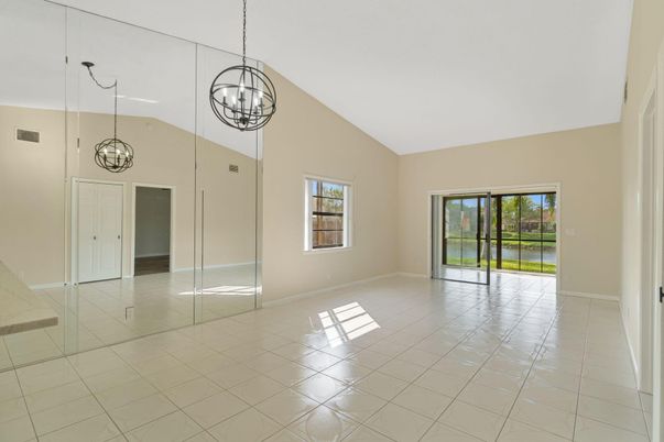 Chandelier, Empty room, Interior, Pendant Lights