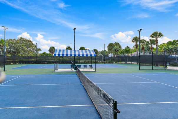 Exterior, Tennis Courts