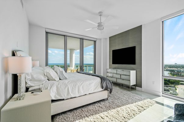 Bedroom, Interior, Water