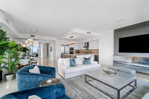 Chandelier, Dining room, Interior, Kitchen, Living room, Pendant Lights, Recessed Lighting, Stainless Steel Appliances