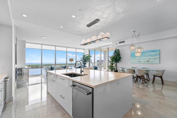Chandelier, Dining room, Interior, Kitchen, Pendant Lights, Recessed Lighting, Water
