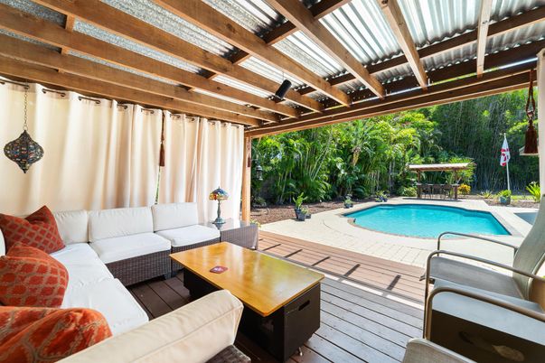 Exterior, Pool