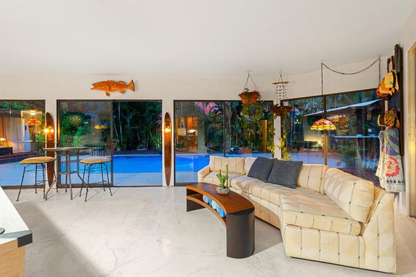 Interior, Living room, Pool, Water