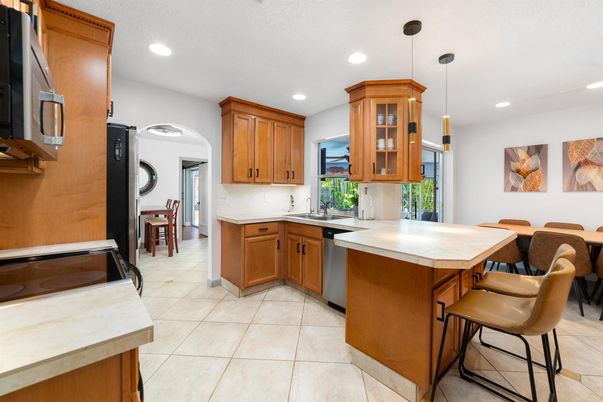 Dining room, Interior, Kitchen, Pendant Lights, Recessed Lighting