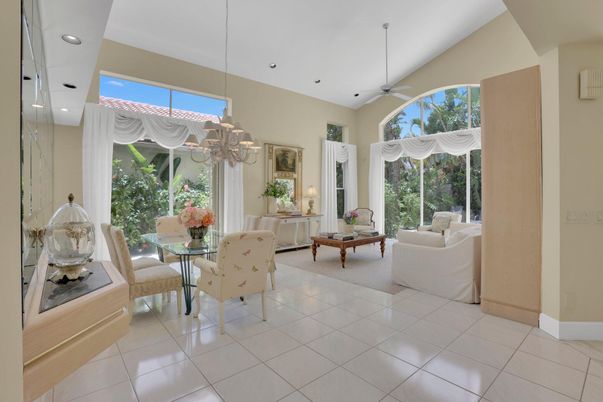 Chandelier, Dining room, Interior, Living room, Recessed Lighting