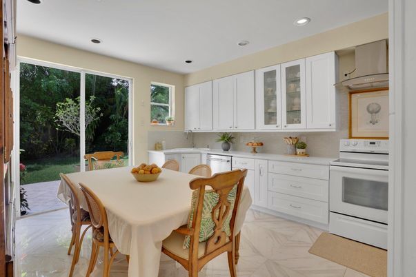 Dining room, Interior, Kitchen, Marble, Recessed Lighting