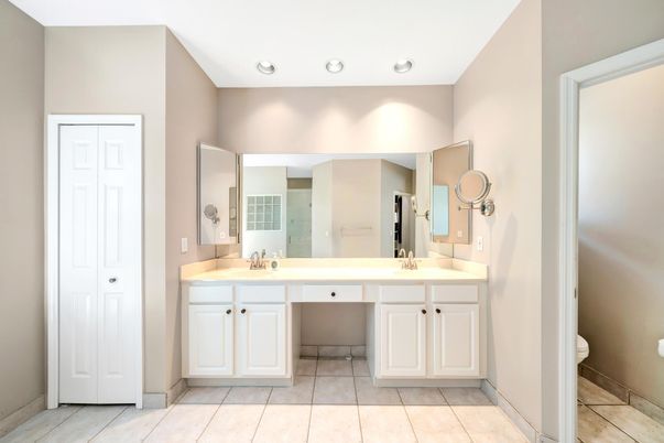 Bathroom, Dual Sink Vanities, Interior