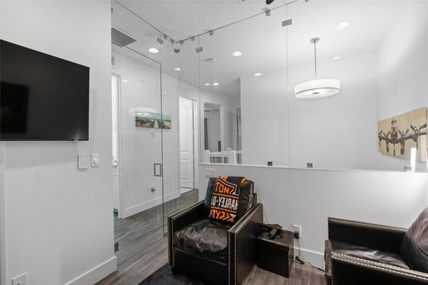 Interior, Pendant Lights, Recessed Lighting, Wood Texture Flooring