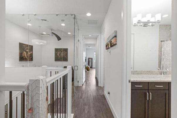 Interior, Recessed Lighting, Wood Texture Flooring