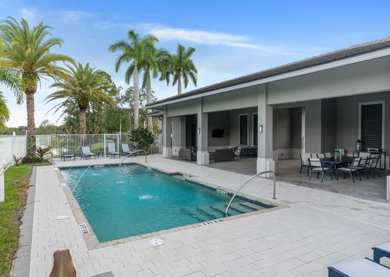 Exterior, Pool