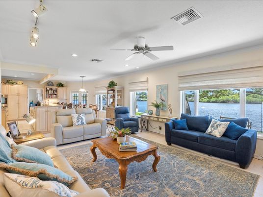 Interior, Living room, Pendant Lights, Recessed Lighting, Water