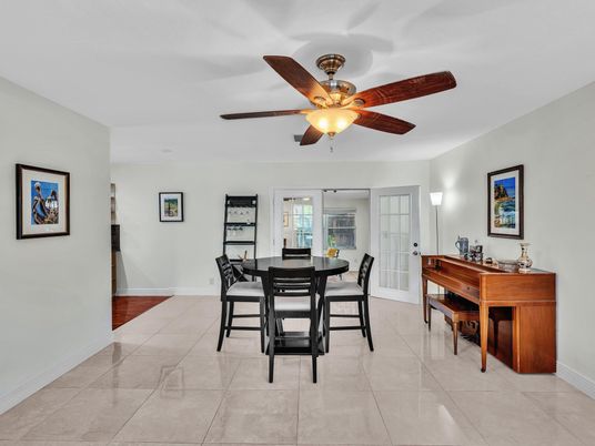 Dining room, Interior, Piano