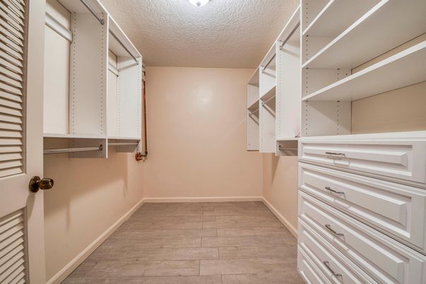 Interior, Walk-in Closets, Wood Texture Flooring