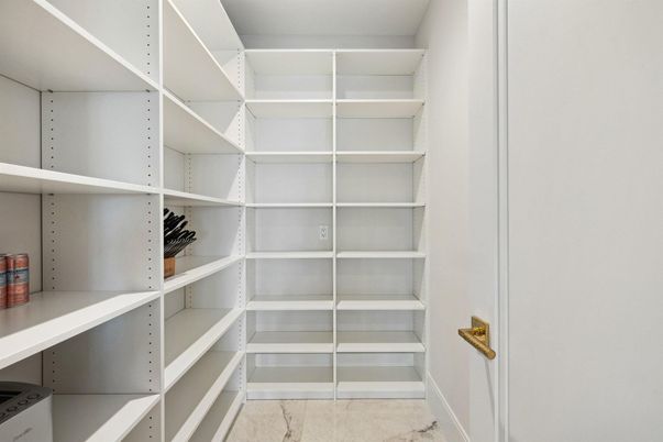Interior, Walk-in Closets