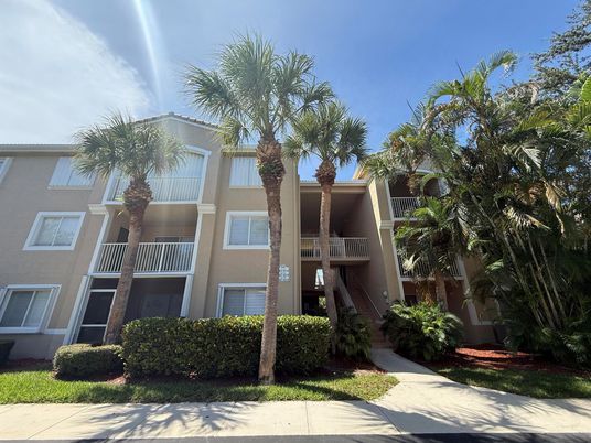 Exterior, Facade, Condo Building