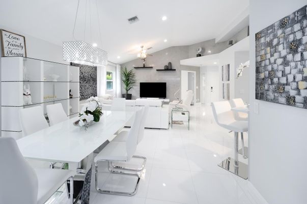 Dining room, Interior, Living room, Pendant Lights, Recessed Lighting