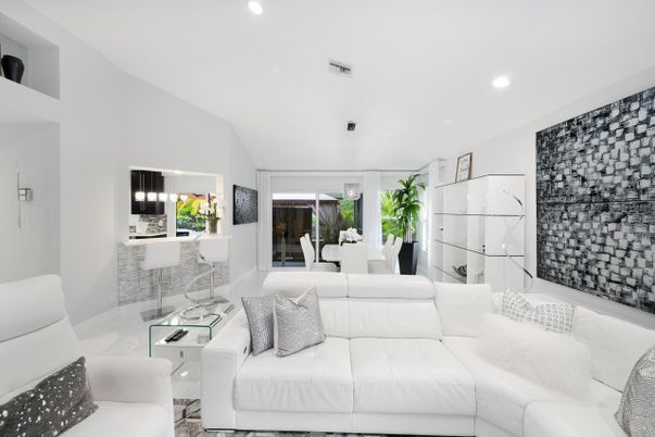 Bedroom, Dining room, Interior, Recessed Lighting