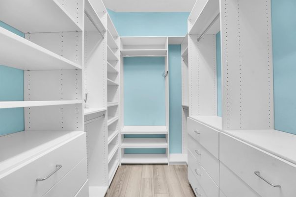Interior, Walk-in Closets, Wood Texture Flooring