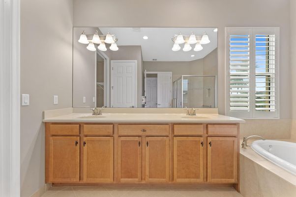 Bathroom, Dual Sink Vanities, Interior, Recessed Lighting