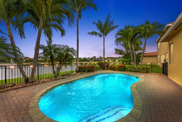 Exterior, Pool, Water