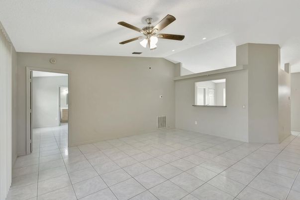 Empty room, Interior, Recessed Lighting