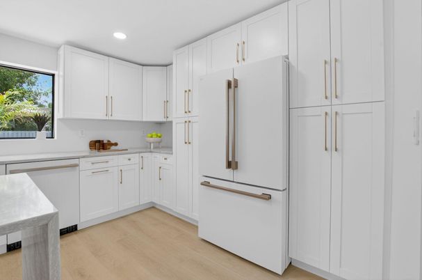 Interior, Kitchen, Recessed Lighting, Wood Texture Flooring