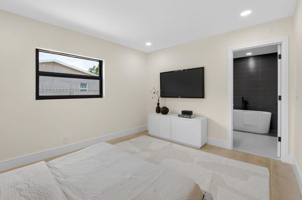 Bathroom, Free Standing Baths, Interior, Recessed Lighting