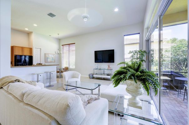 Interior, Living room, Pendant Lights, Recessed Lighting