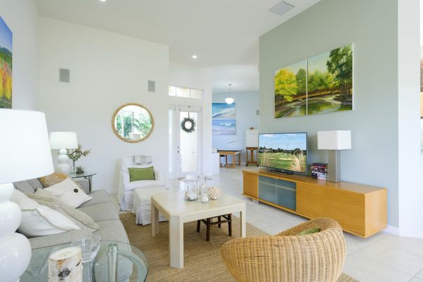 Dining room, Interior, Living room, Pendant Lights, Recessed Lighting