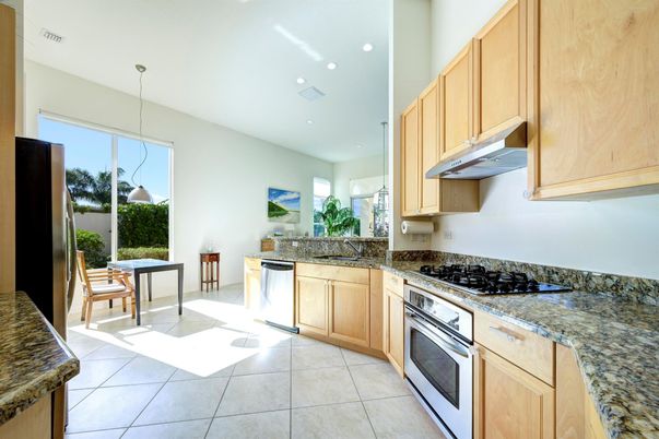 Dining room, Interior, Kitchen, Pendant Lights, Recessed Lighting, Stainless Steel Appliances