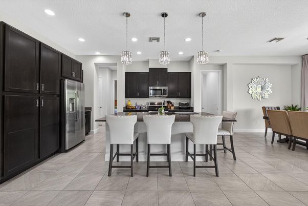 Dining room, Interior, Kitchen, Pendant Lights, Recessed Lighting, Stainless Steel Appliances
