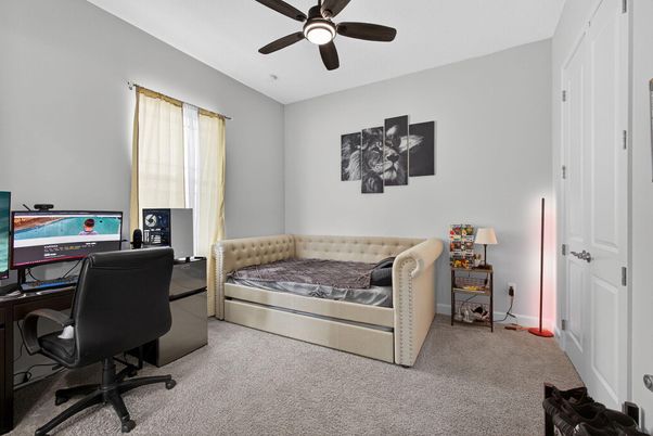 Home Office, Interior