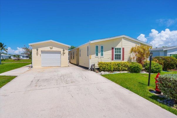 Attached, Detached Garage, Exterior, Facade, Ranch