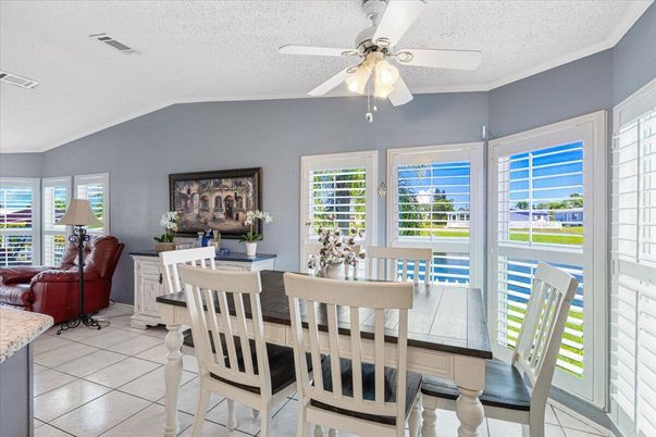 Dining room, Interior