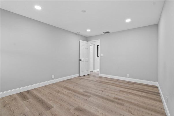 Empty room, Interior, Recessed Lighting, Wood Texture Flooring